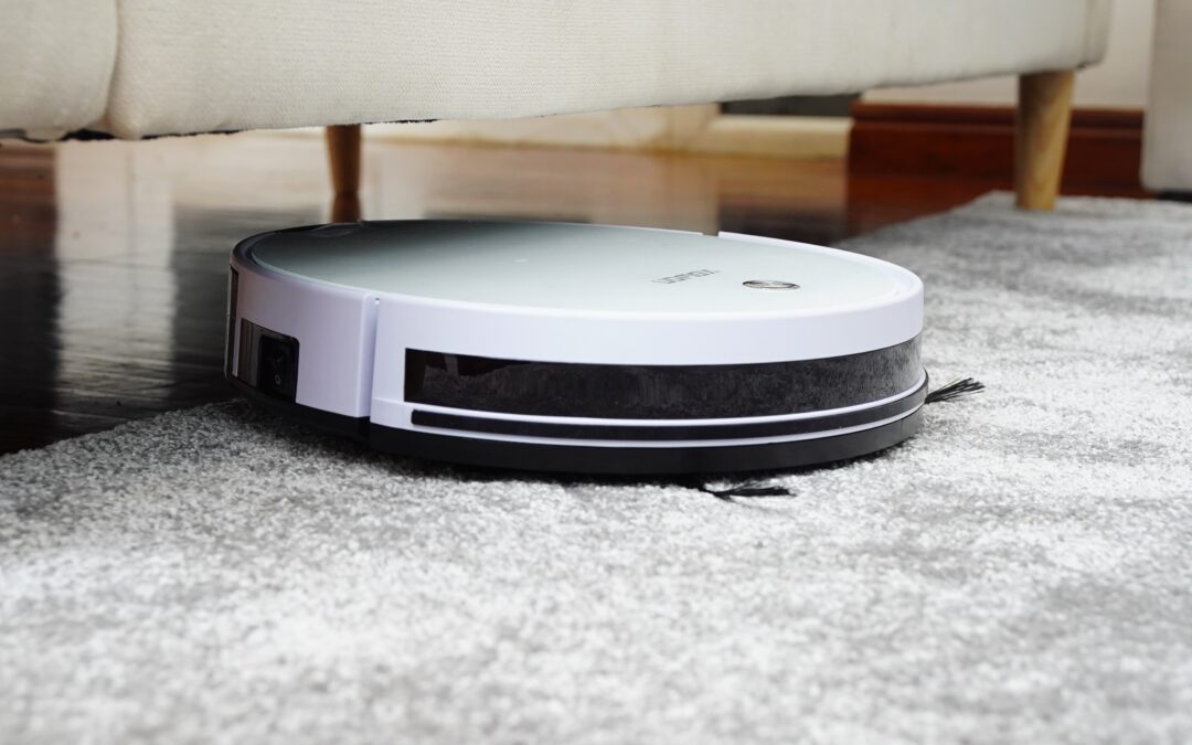 Carpet cleaning robot